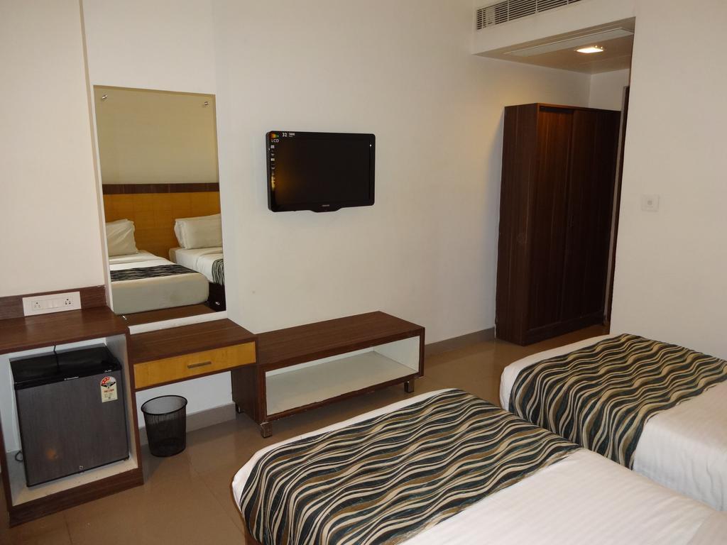 คอนติเนนทอลปาร์คโฮเต็ล Hotel วิเจยาวารา ภายนอก รูปภาพ