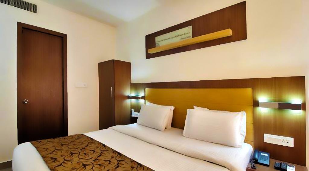 คอนติเนนทอลปาร์คโฮเต็ล Hotel วิเจยาวารา ภายนอก รูปภาพ