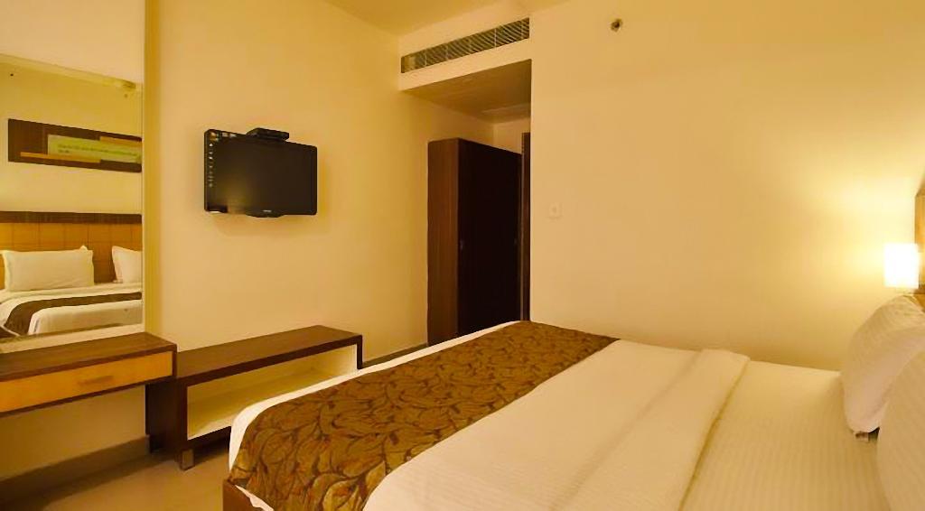 คอนติเนนทอลปาร์คโฮเต็ล Hotel วิเจยาวารา ภายนอก รูปภาพ