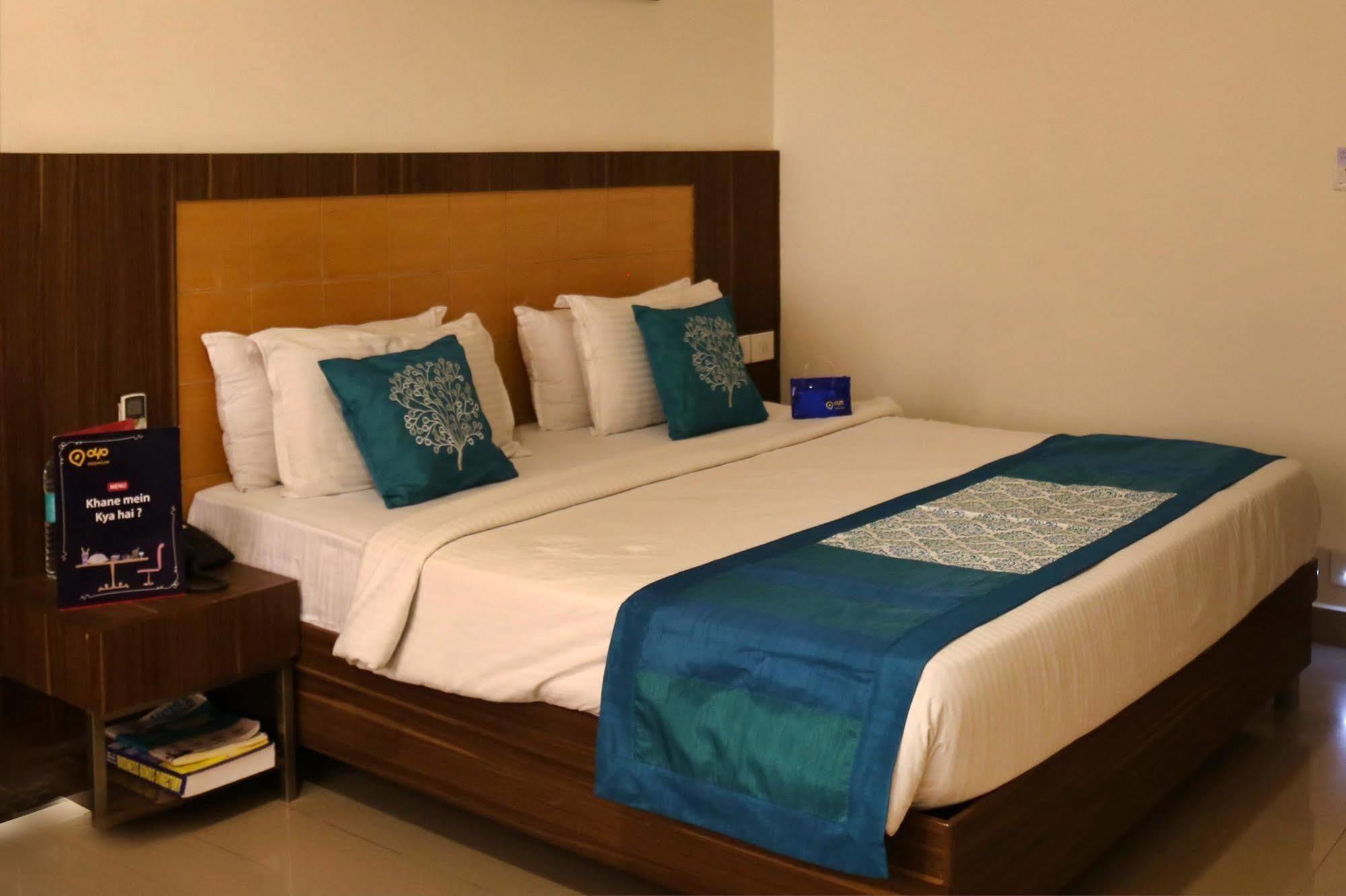 คอนติเนนทอลปาร์คโฮเต็ล Hotel วิเจยาวารา ภายนอก รูปภาพ